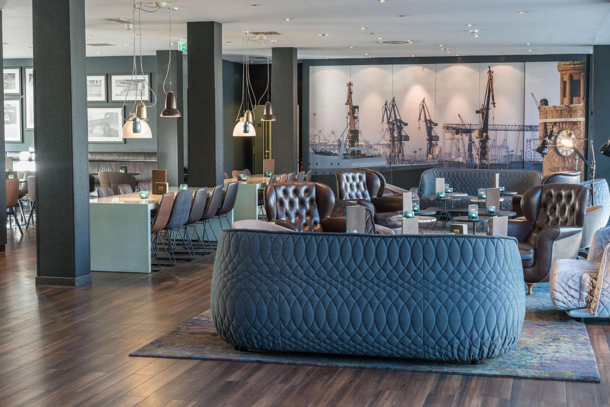 Motel One Hamburg-Altona Exterior photo