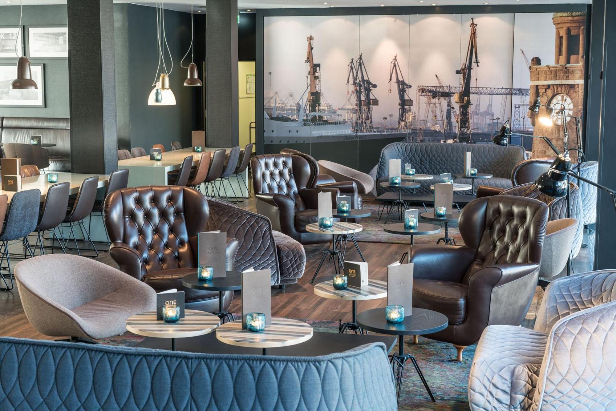 Motel One Hamburg-Altona Exterior photo